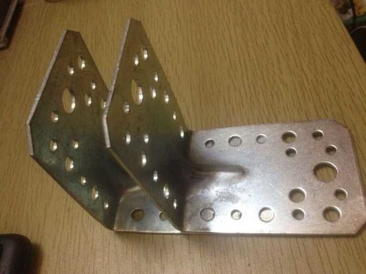 290 g op maat gemaakte metalen houten bracketconnectoren voor houten gebouwconstructie