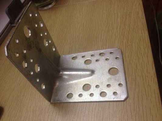 290 g op maat gemaakte metalen houten bracketconnectoren voor houten gebouwconstructie