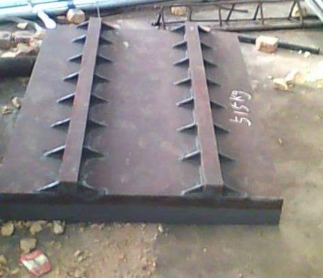 Gepersonaliseerde zware lasverwerking Grote mechanische metalen beugel frame structuur