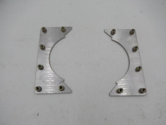 Op maat gemaakte metalen stempende onderdelen voor het lasproces in op maat gemaakte ontwerpen