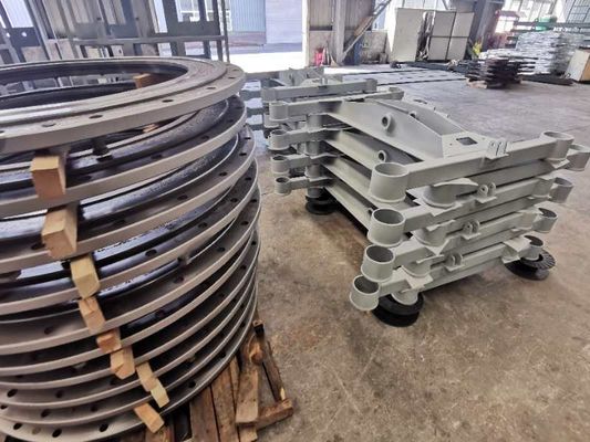 Op maat gemaakte metalen buigwerkzaamheden van roestvrij staalplaten voor steunfabricage gepolijst