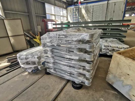 Op maat gemaakte metalen buigwerkzaamheden van roestvrij staalplaten voor steunfabricage gepolijst