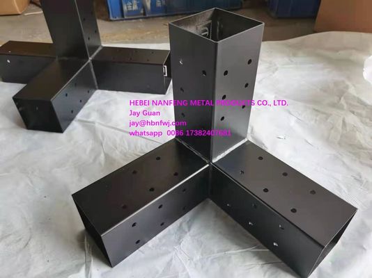 Industrie 3 Way Steel Arm Pergola Hoekbeugel voor 4x4 Houten Palen ISO9001 2015 Gecertificeerd