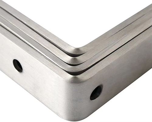 Op maat gepolijste metalen aluminium wandbevestigingsbeugel met boorproces