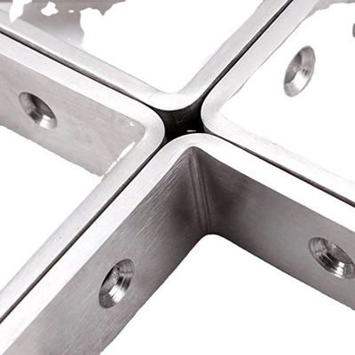 Professionele specialiteit van metaal Productie op maat van metalen bevestigingsstukken en buigbeugels