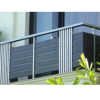 Aangepaste stalen grill voor trappen balkon en poort zware prestaties gegarandeerd