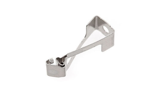 Op maat gemaakte staal natuurkleurige vierslippen stempel multi slide platte veer metalen clips