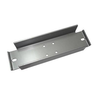 Op maat gemaakte metalen stempelonderdelen L-vormige beugel voor autocomponenten van roestvrij staal