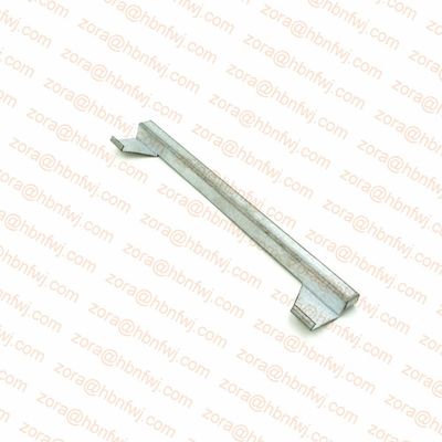 Op maat gemaakte, gestempelde aluminium platen voor auto's of machines. Nanfeng's specialiteit.