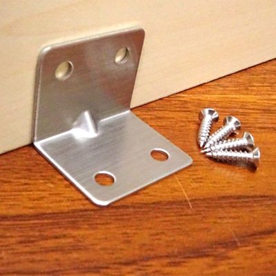 Metalen basis en beugel speciaal gemaakt voor professionele productie