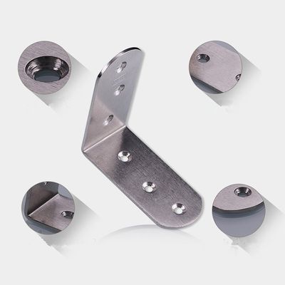 Metalen basis en beugel speciaal gemaakt voor professionele productie
